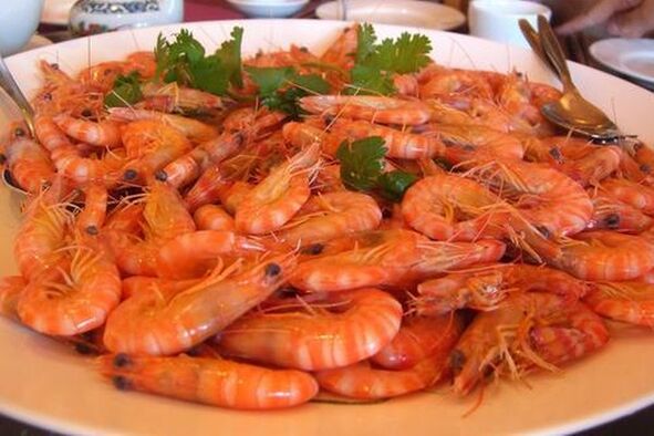 In case of erectile dysfunction, it is recommended to include shrimp in the man's diet